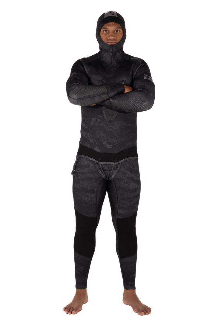 Male model wearing the Waihana Men&