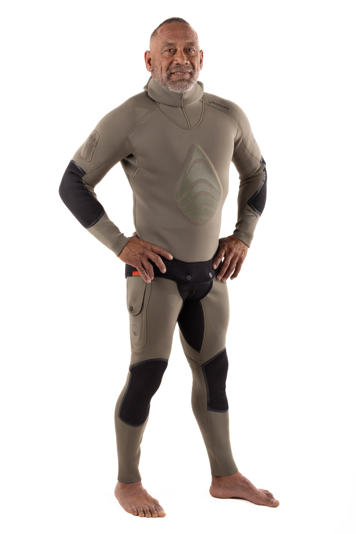 Male model wearing the Waihana Men&