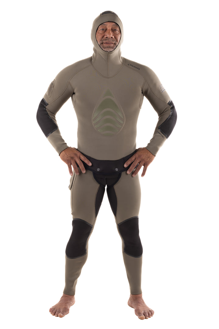 Male model wearing the Waihana Men&