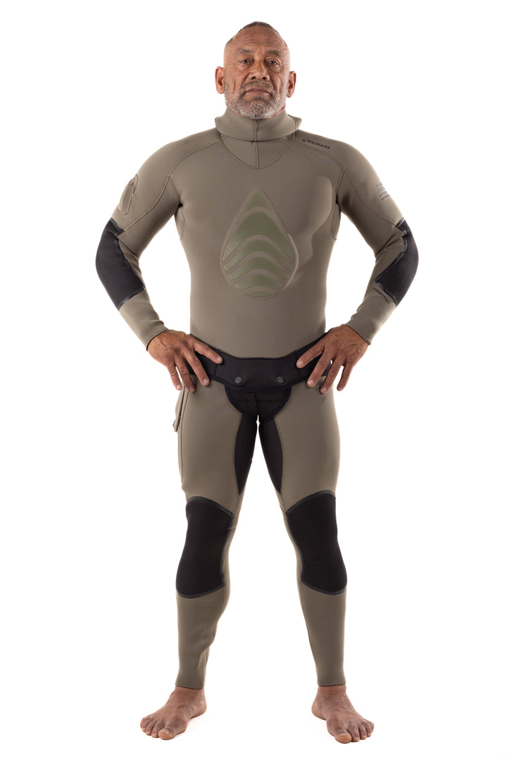 Male model wearing the Waihana Men&