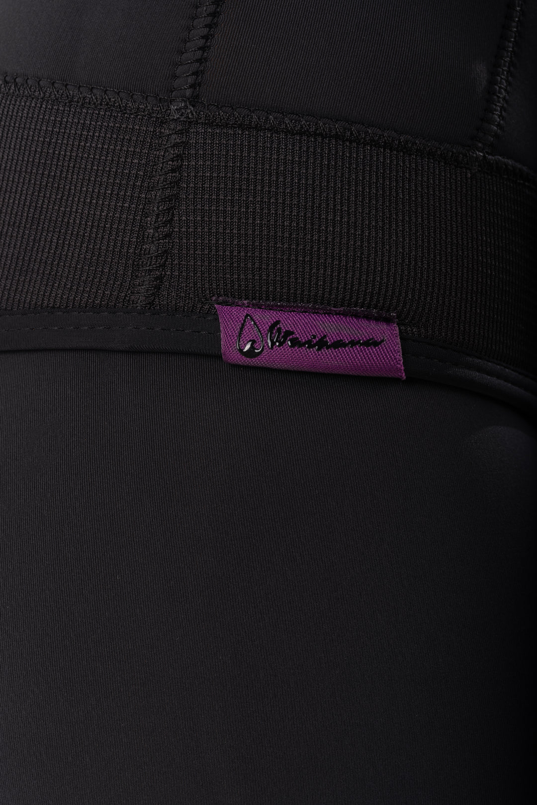 Close-up of the waistband seam on the Waihana Women&