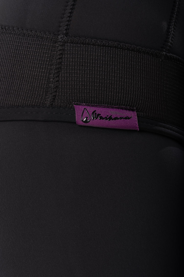 Close-up of the waistband seam on the Waihana Women&